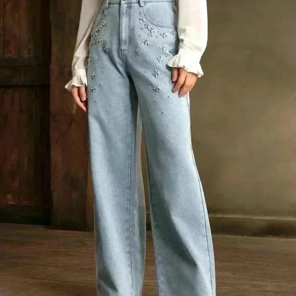 Light Wash Casual Women's Hand-Stitched Rhinestone Jeans - Picture 8 of 8